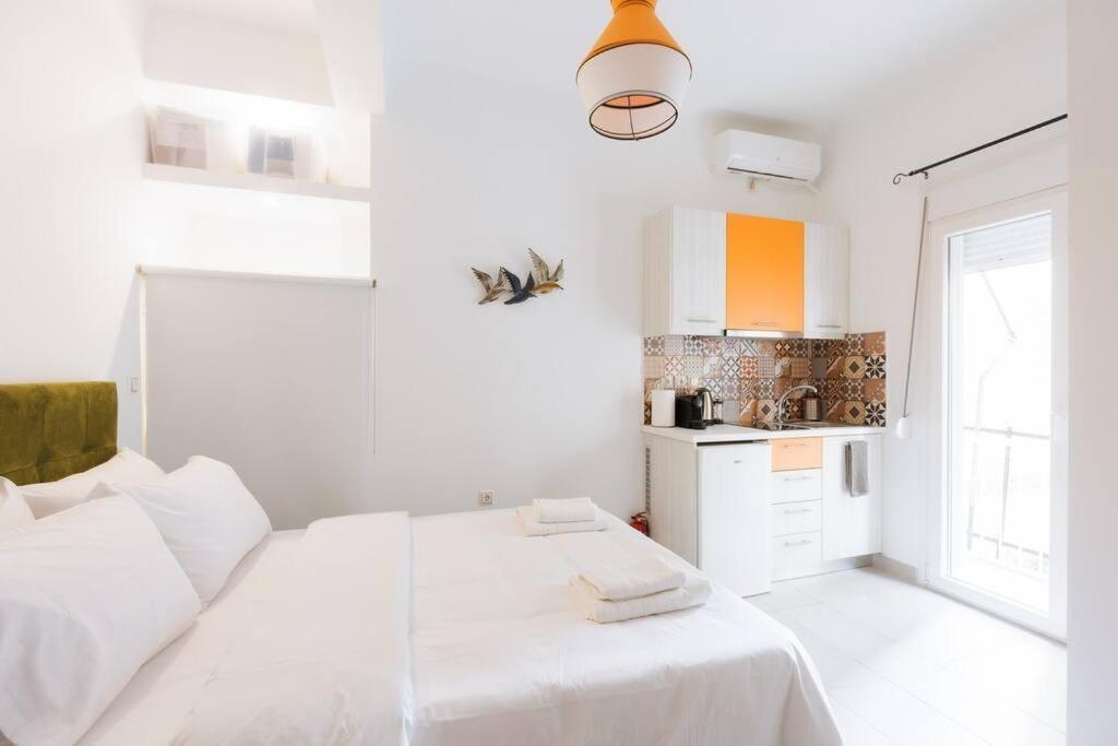 Cosy In The Petralona Neighbourhood *